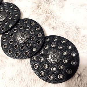 Women’s disc fashion belt